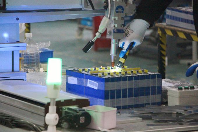 IP65 Batería inteligente LiFePO4 de almacenamiento de energía solar HVM ESS 6